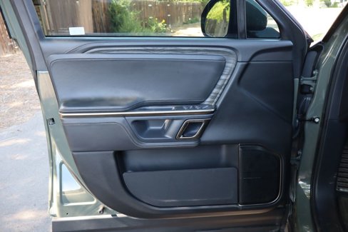 Used 2022 Rivian R1S Launch Edition image 25