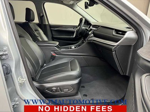 Used 2023 Jeep Grand Cherokee L Limited image 22