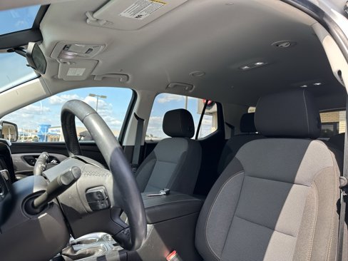 Used 2021 Chevrolet Traverse LT image 15