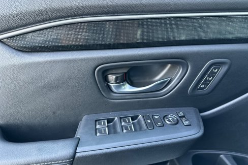 Used 2025 Honda Pilot Elite image 12
