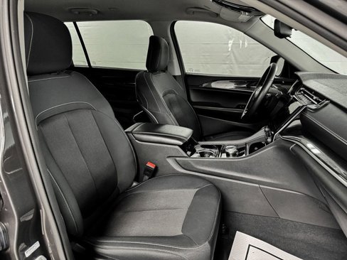 Used 2022 Jeep Grand Cherokee L Laredo w/ Luxury Tech Group I image 13