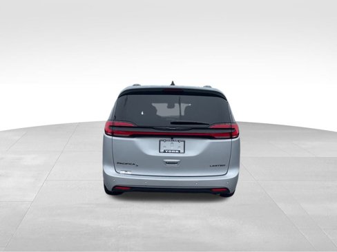New 2026 Chrysler Pacifica Limited w/ Uconnect Theater Family Group image 4