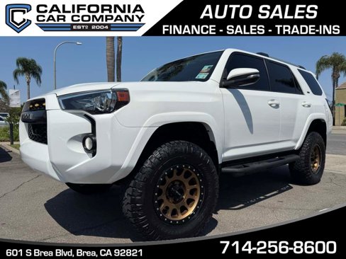 Used 2020 Toyota 4Runner SR5 Premium image 1