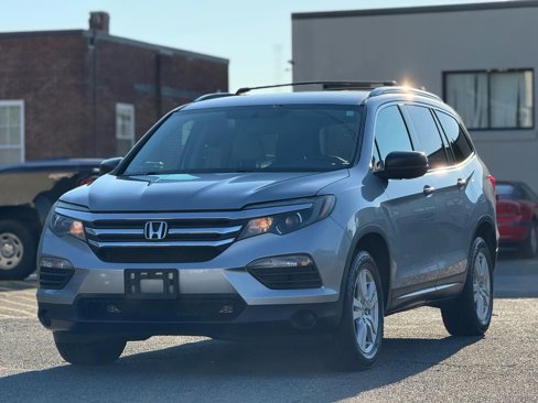 Used 2016 Honda Pilot LX image 1