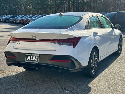 Used 2025 Hyundai Elantra SEL image 5