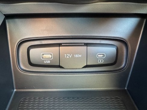 New 2025 Hyundai Venue SEL image 20