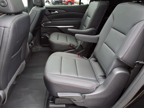 New 2025 Chevrolet Traverse Z71 w/ Enhanced Driving Package image 16