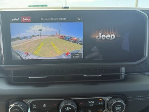 New 2025 Jeep Gladiator Rubicon image 26