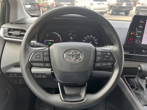 Used 2024 Toyota Sienna LE image 34