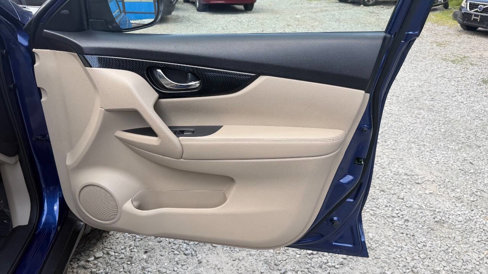 Used 2017 Nissan Rogue SL image 15