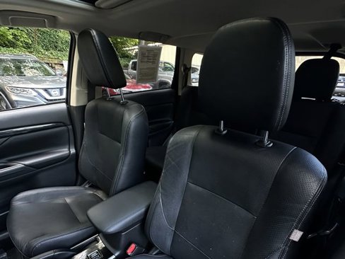 Used 2017 Mitsubishi Outlander SEL image 10