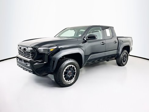 Used 2025 Toyota Tacoma TRD Off-Road image 3