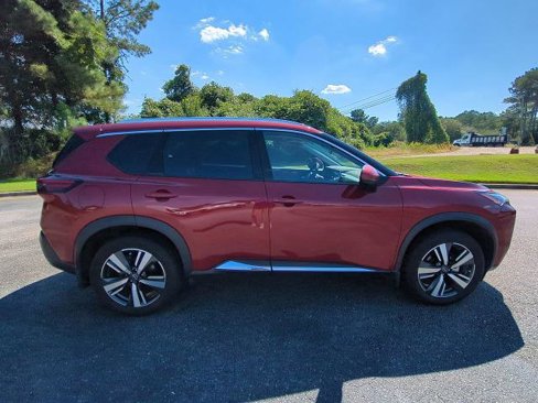 Used 2023 Nissan Rogue SL image 3