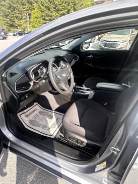 Used 2023 Chevrolet Malibu LT image 9