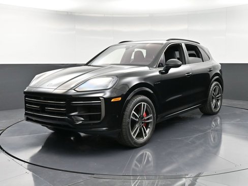 New 2025 Porsche Cayenne Turbo image 1
