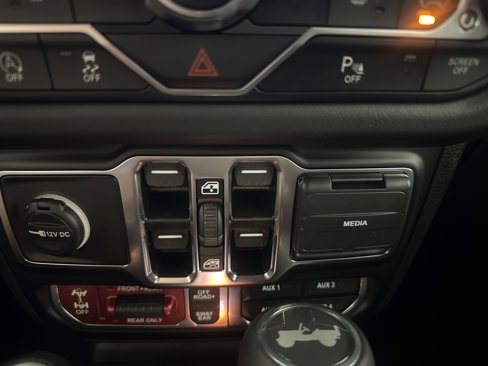 New 2025 Jeep Wrangler Unlimited Rubicon image 18
