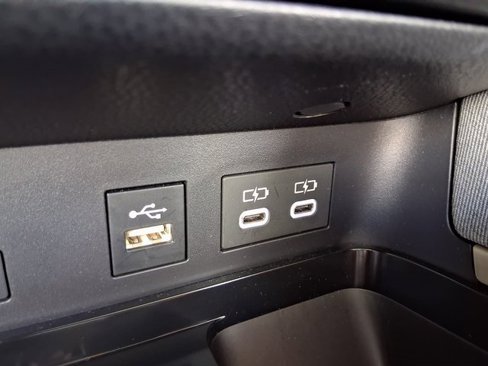 Used 2025 Toyota Camry LE image 25
