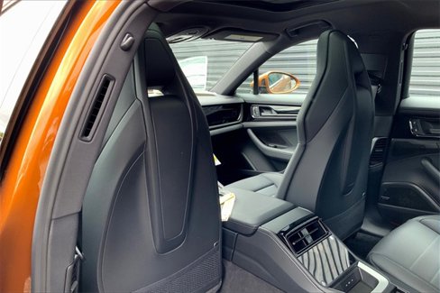 New 2025 Porsche Panamera 4 image 25