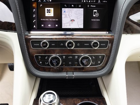 New 2025 Bentley Bentayga image 34
