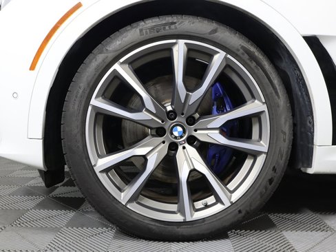 Used 2022 BMW X7 M50i image 29
