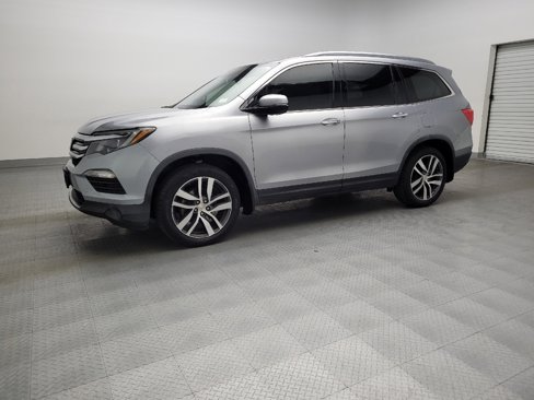 Used 2017 Honda Pilot Touring image 2