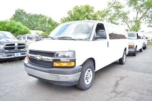 Used 2024 Chevrolet Express 3500 LT w/ LT Preferred Equipment Group image 4