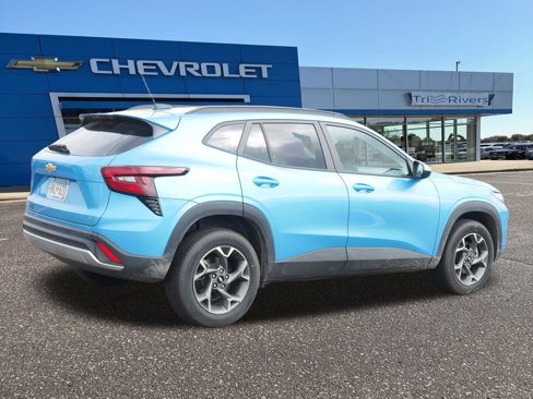 Used 2025 Chevrolet Trax LT w/ Driver Confidence Package image 6
