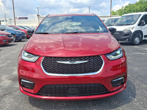 New 2026 Chrysler Pacifica Select image 3