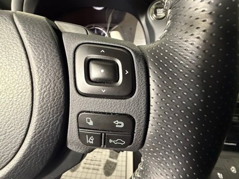 Used 2025 Lexus IS 500 image 27