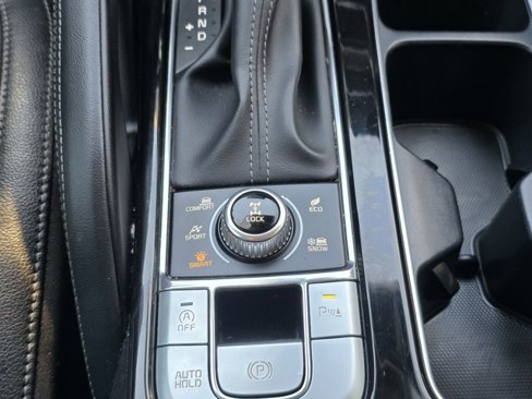 Used 2024 Kia Telluride EX w/ EX Captain's Chair Package image 17