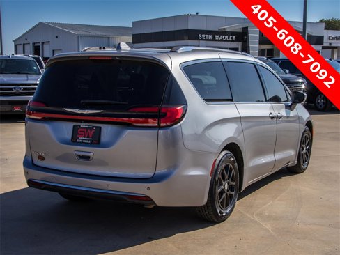 Used 2021 Chrysler Pacifica Touring-L image 6