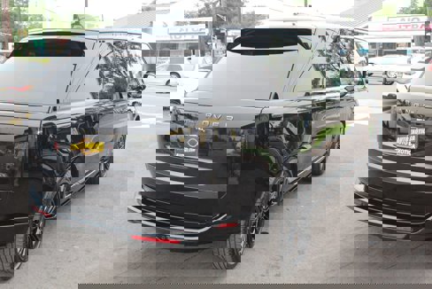Used 2024 Land Rover Range Rover Autobiography image 3
