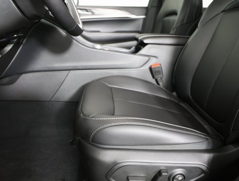 New 2025 Jeep Grand Cherokee L Limited w/ Black Appearance Package image 13