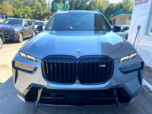 Used 2023 BMW X7 M60i w/ Executive Package image 2