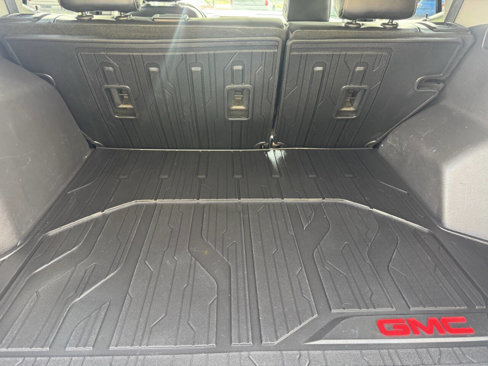 Used 2021 GMC Terrain SLT w/ Elevation Edition image 9