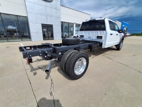 New 2025 Ford F550 4x4 Crew Cab image 8