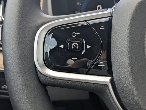 New 2025 Volvo XC90 T8 Plus w/ Protection Package Premier image 25