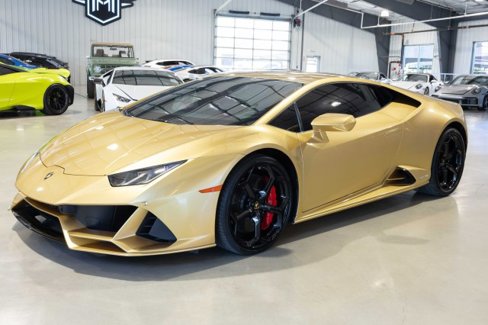 Used 2020 Lamborghini Huracan EVO image 2