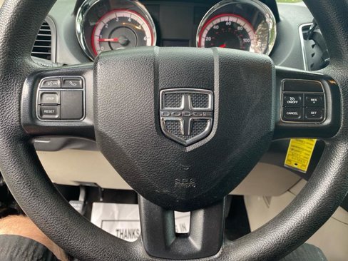 Used 2019 Dodge Grand Caravan SE w/ UConnect Hands-Free Group image 14