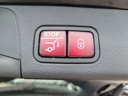 Certified 2025 Mercedes-Benz GLB 250 image 8