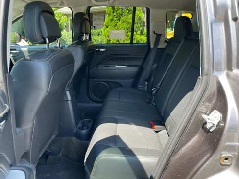 Used 2017 Jeep Compass Latitude image 31