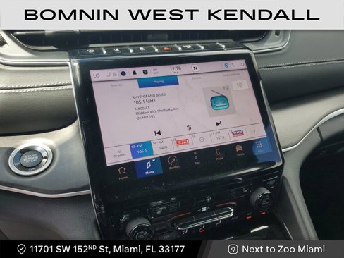 Used 2025 Jeep Grand Cherokee Limited w/ Black Appearance Package image 19
