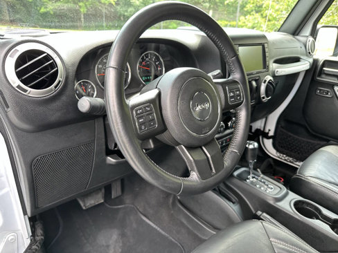 Used 2016 Jeep Wrangler Sahara w/ Connectivity Group image 35