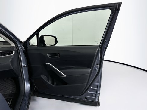 Used 2024 Toyota Corolla Cross LE image 31