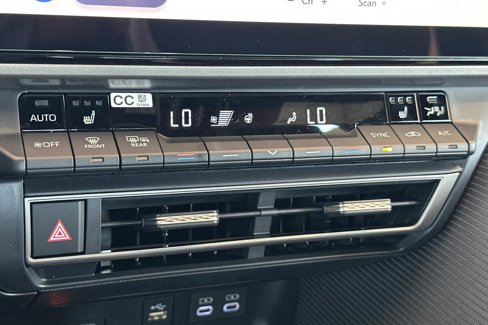 New 2026 Toyota Camry SE w/ Multimedia Upgrade Package image 17