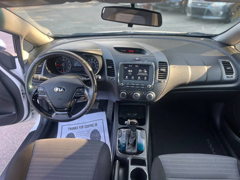 Used 2018 Kia Forte S image 21