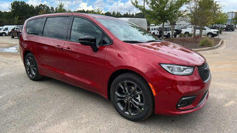 New 2026 Chrysler Pacifica Select image 5