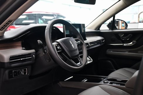 New 2025 Lincoln Corsair Reserve w/ Jet Appearance Package image 9