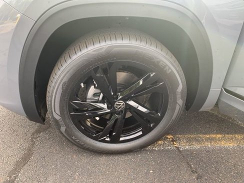 New 2025 Volkswagen Atlas Cross Sport SEL R-Line image 11