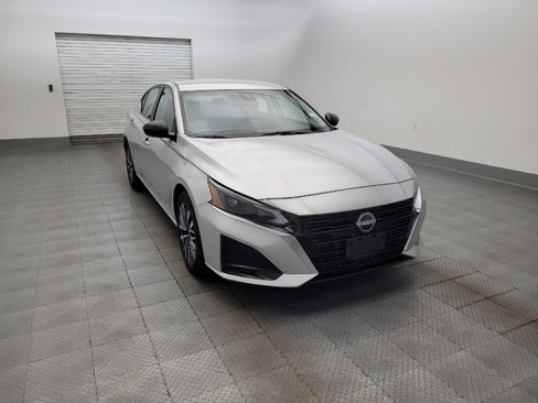 Used 2024 Nissan Altima 2.5 SV image 14